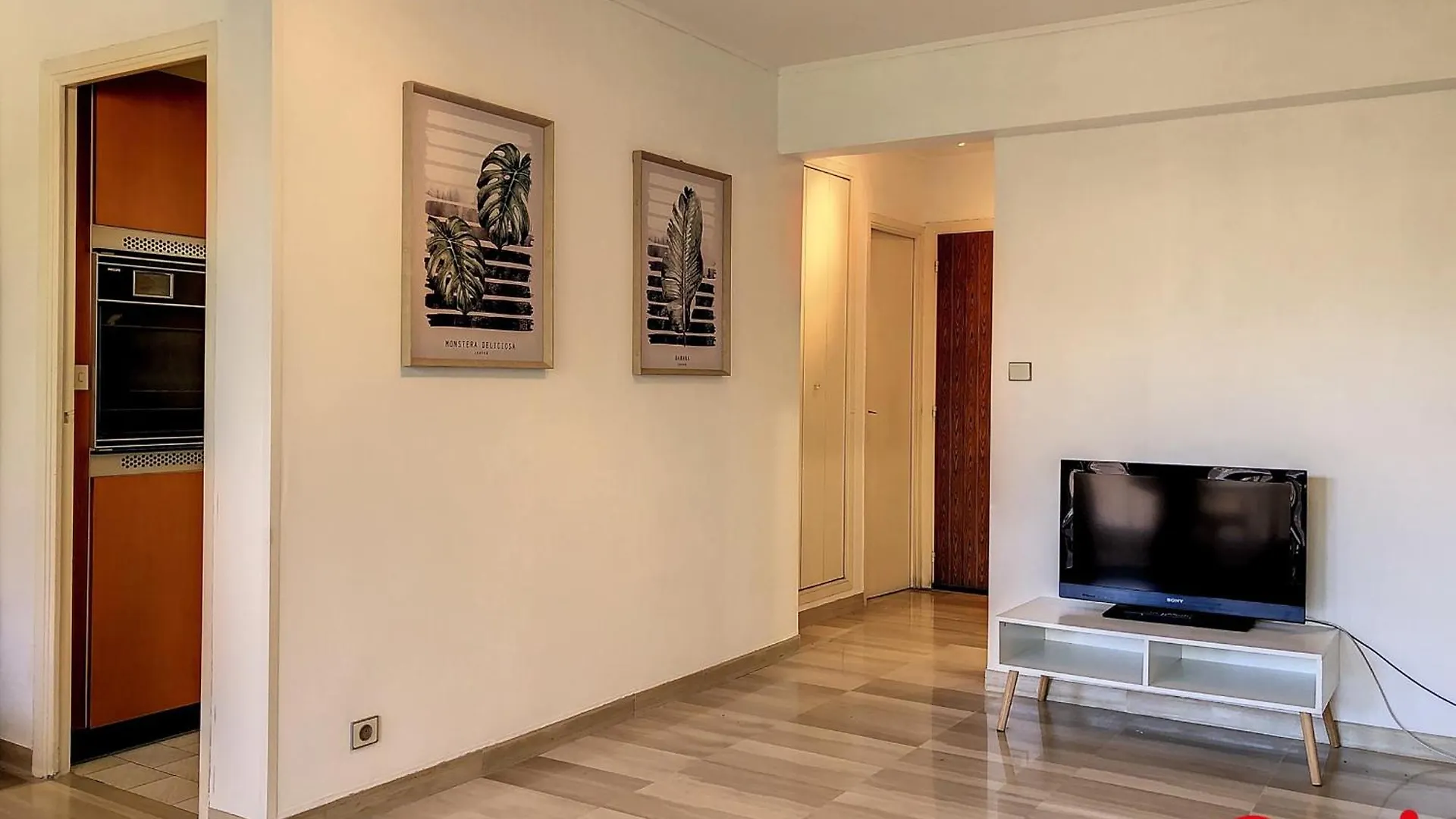 Studio Avec Terrasse, Piscine Et Parking A Menton - Fr-1-647-36